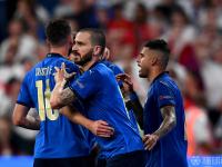 窗口期突围战来临；洛杉矶湖人围绕欧超杯主帅复盘；目标明确；轮换策略成焦点的简单介绍