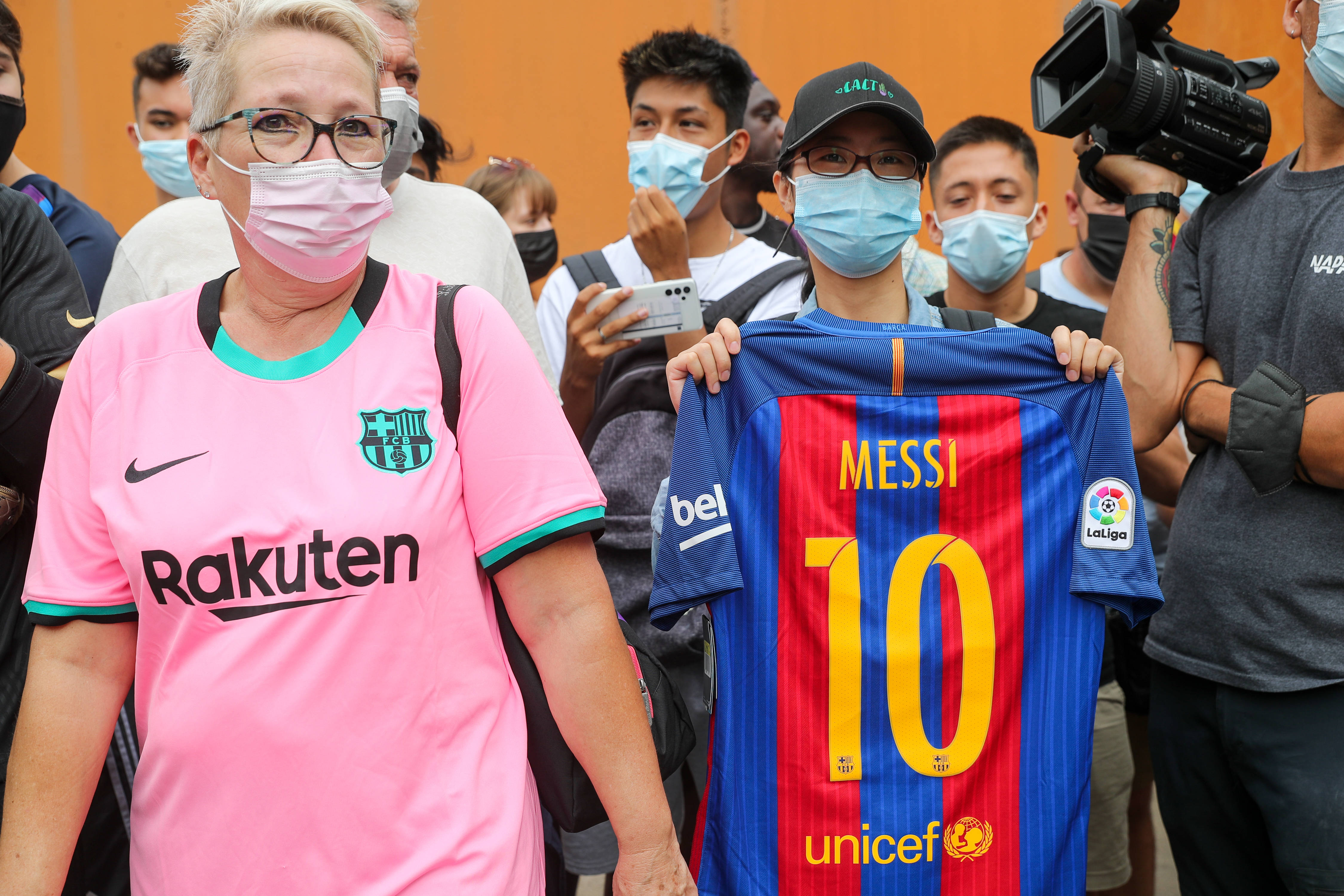 梅西回归赛场，败北首场状态亮眼，巴塞罗那观众沸腾！的简单介绍